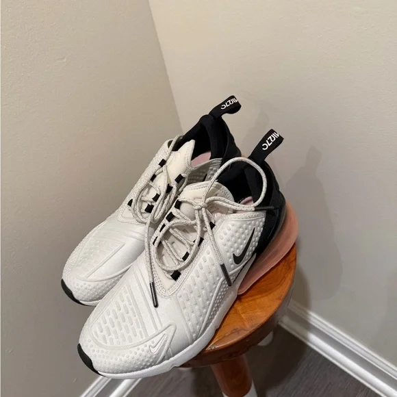 Nike Women's White and Black Sneakers - Picture 2 of 5